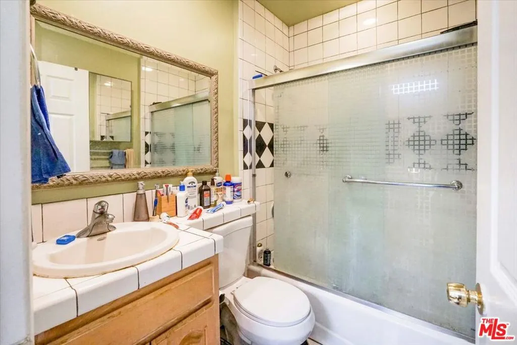 903 New Depot Street 12a, Los Angeles, California 90012 home-pic-15