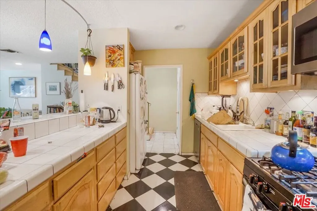 903 New Depot Street 12a, Los Angeles, California 90012 home-pic-11