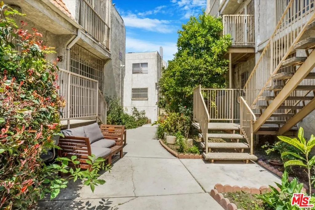 903 New Depot Street 12a, Los Angeles, California 90012 home-pic-2