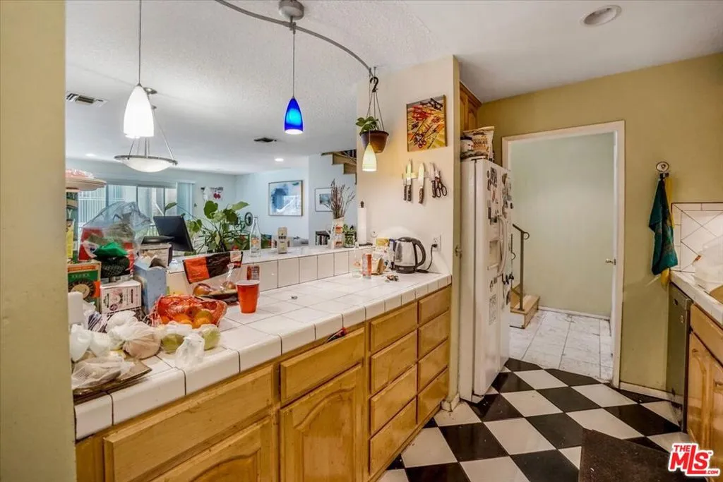 903 New Depot Street 12a, Los Angeles, California 90012 home-pic-10