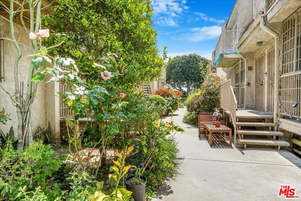 903 New Depot Street 12a, Los Angeles, California 90012 home-pic-1