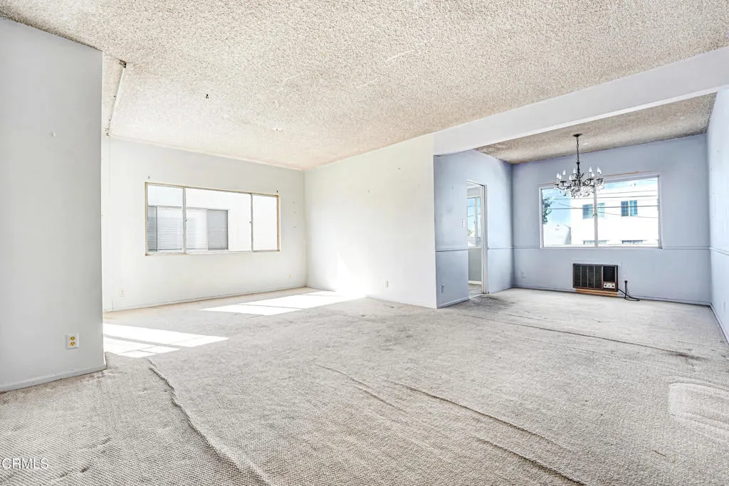 1749 N Edgemont Street, Los Angeles, California 90027 home-pic-7