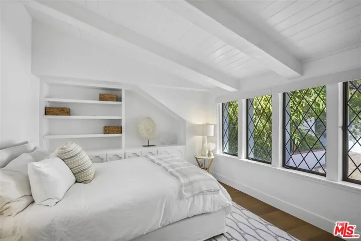 Bedroom 3~Nature’s beauty righ