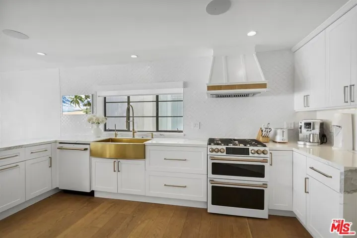 Modern cooking made elegant