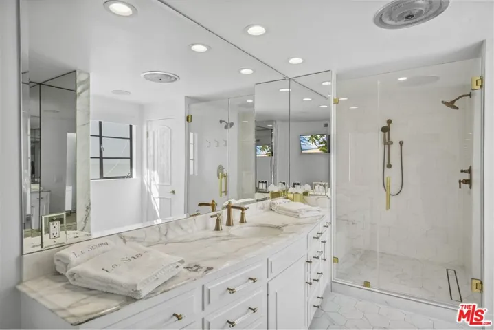 Sophisticated comfort~ Primary