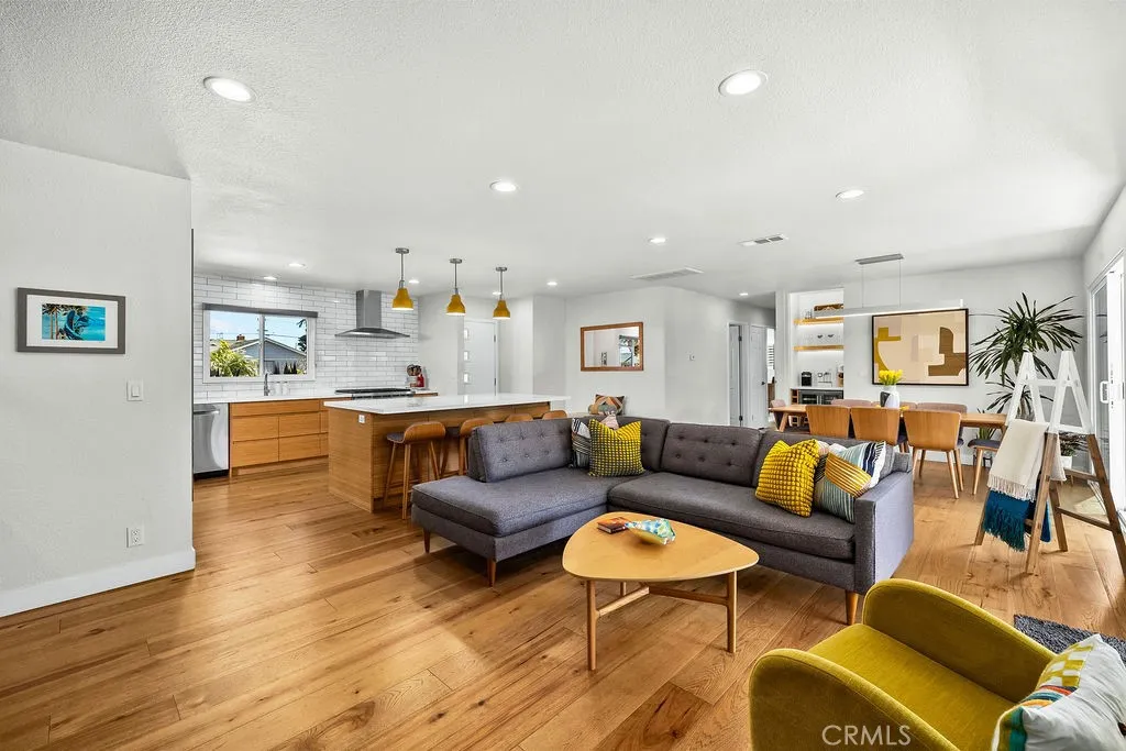 17401 Jefferson Lane, Huntington Beach, California 92647 home-pic-18