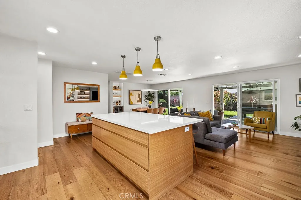 17401 Jefferson Lane, Huntington Beach, California 92647 home-pic-8