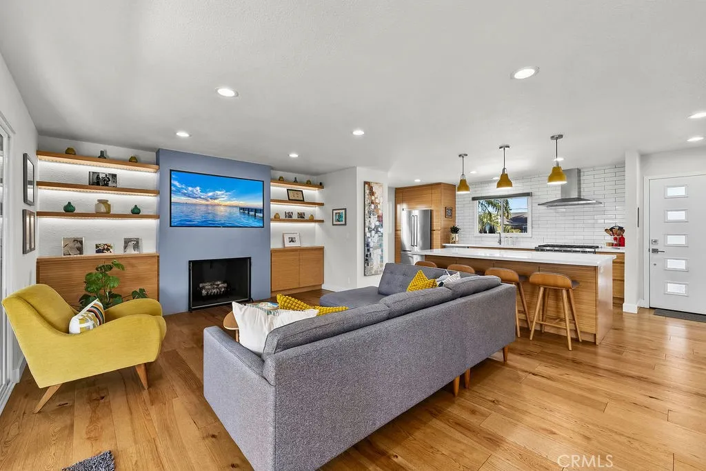 17401 Jefferson Lane, Huntington Beach, California 92647 home-pic-15