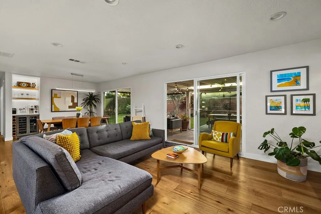 17401 Jefferson Lane, Huntington Beach, California 92647 home-pic-17