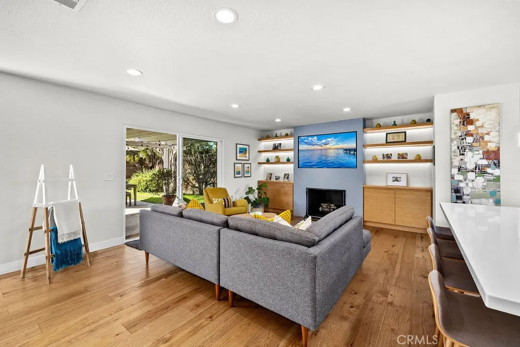 17401 Jefferson Lane, Huntington Beach, California 92647 home-pic-14