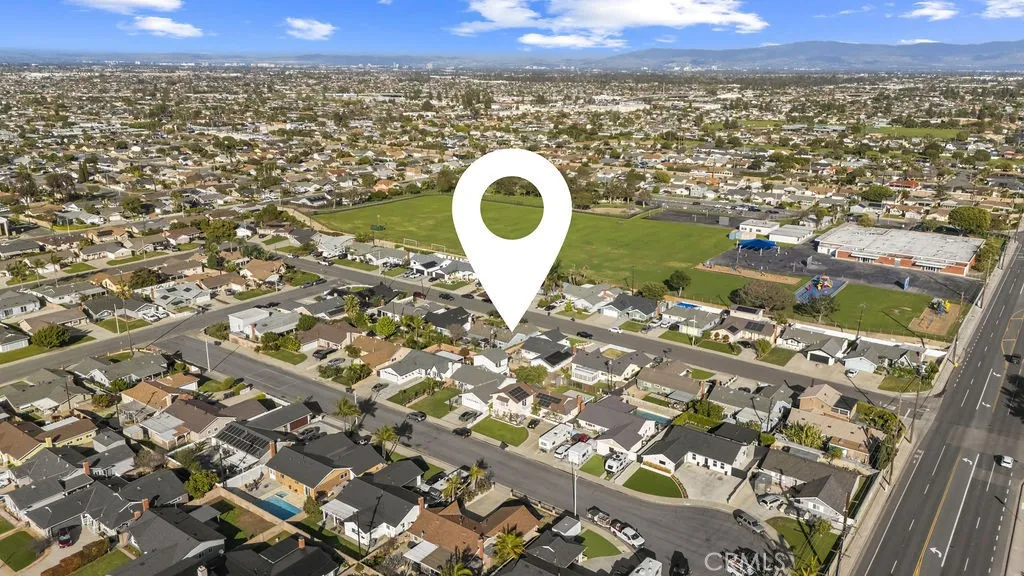 17401 Jefferson Lane, Huntington Beach, California 92647 home-pic-45