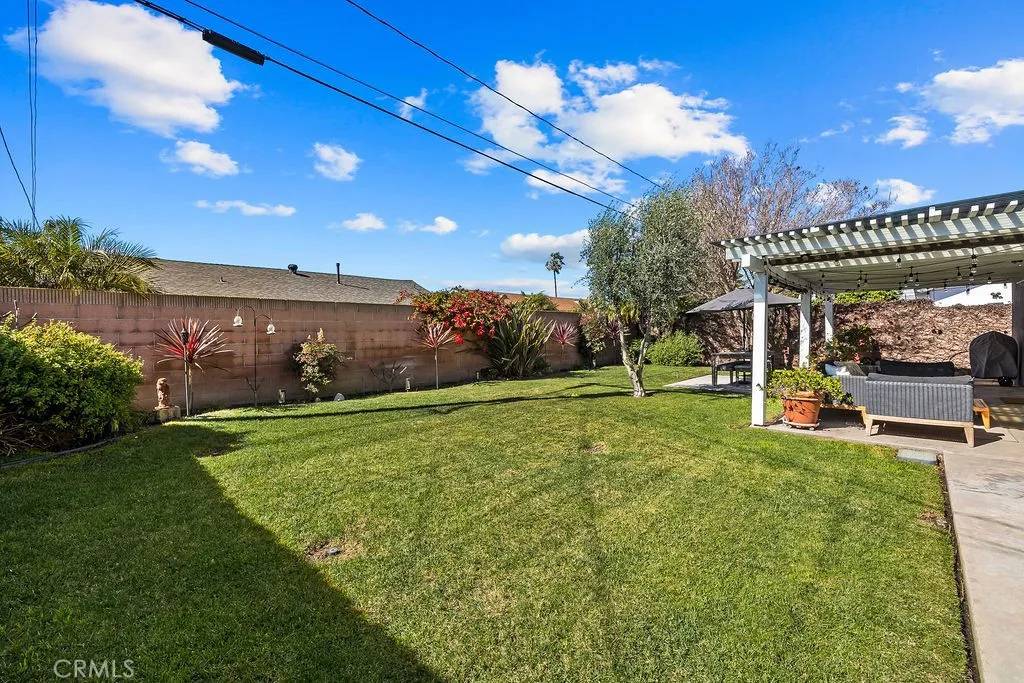 17401 Jefferson Lane, Huntington Beach, California 92647 home-pic-32