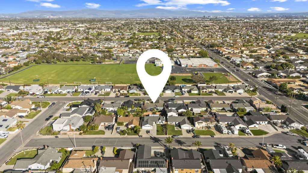 17401 Jefferson Lane, Huntington Beach, California 92647 home-pic-43