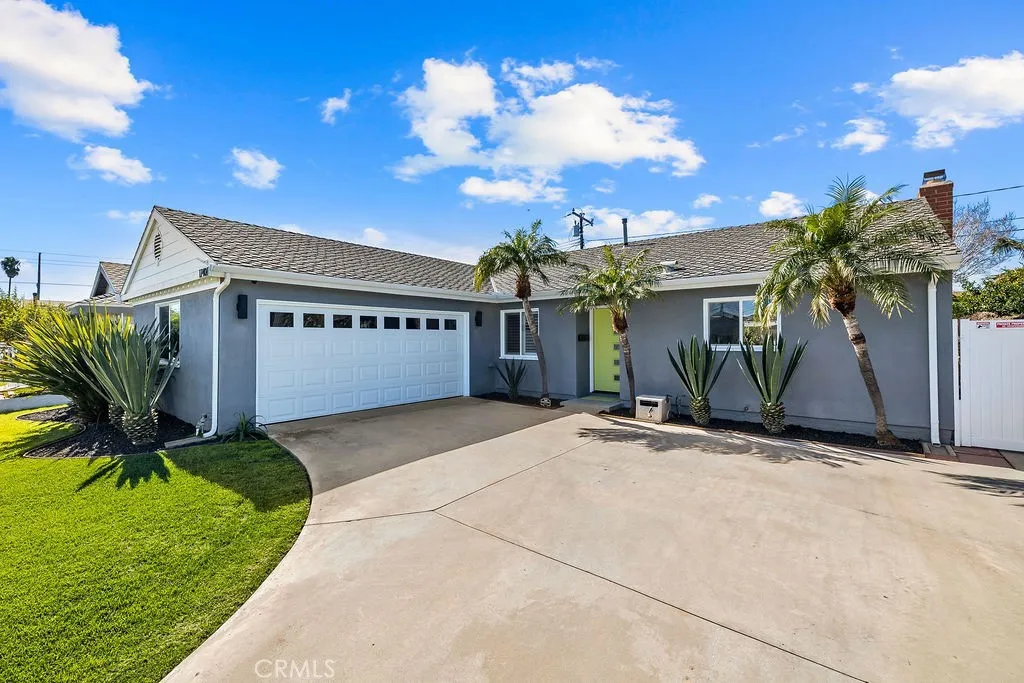 17401 Jefferson Lane, Huntington Beach, California 92647 home-pic-1