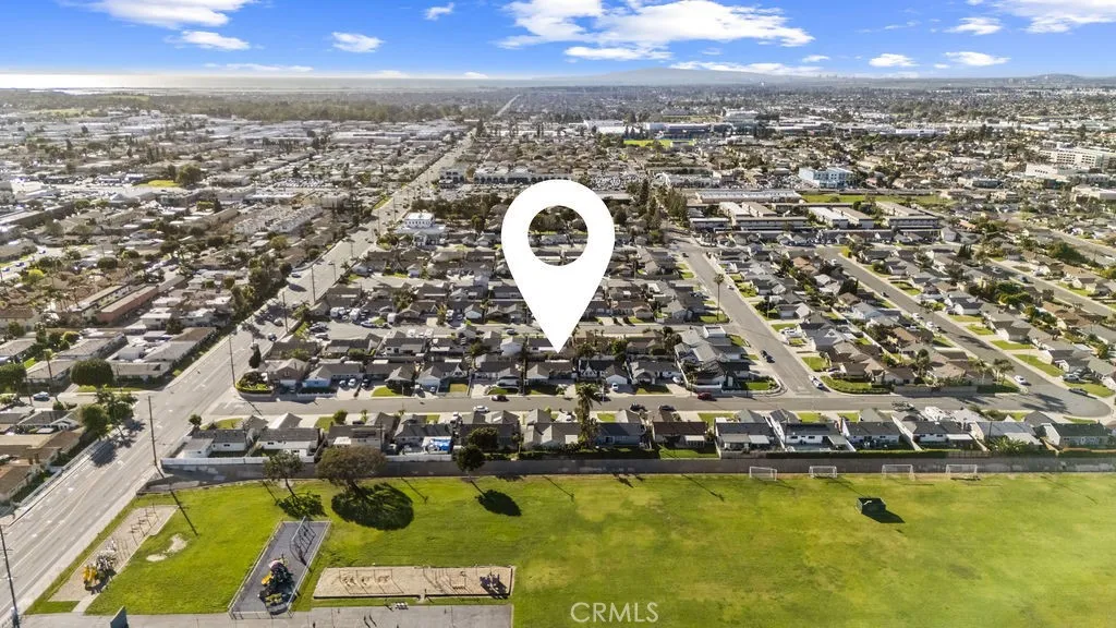 17401 Jefferson Lane, Huntington Beach, California 92647 home-pic-37