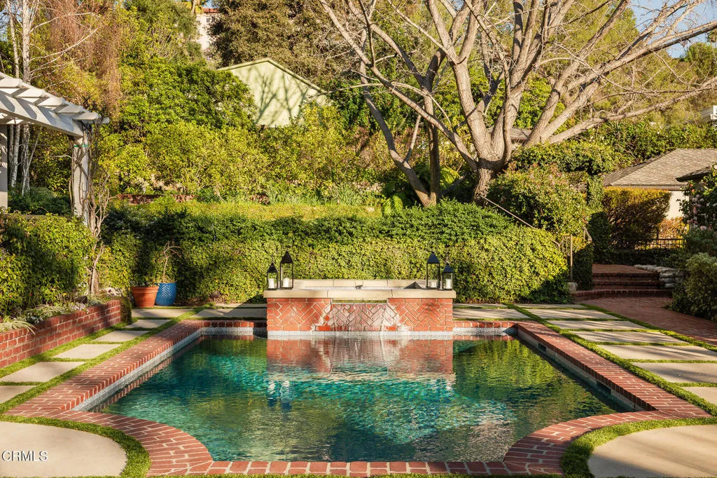 154 S Arroyo Boulevard, Pasadena, California 91105 home-pic-21