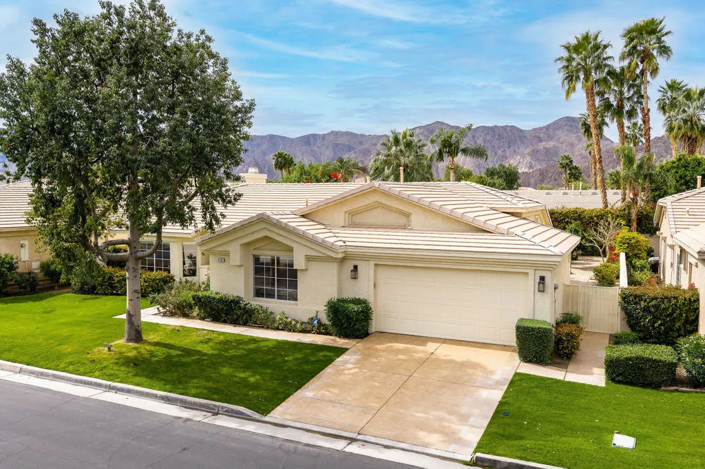47845 Via Jardin, La Quinta, California 92253 home-pic-47
