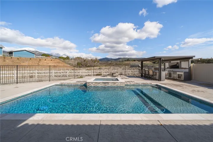 Sparkling Pool with Views!