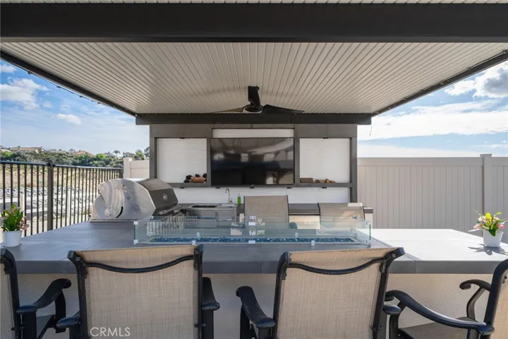 Built-In Barbeque and Bar Area