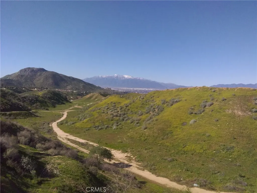 7840 Reche Canyon Road, Colton, California 92324 home-pic-17
