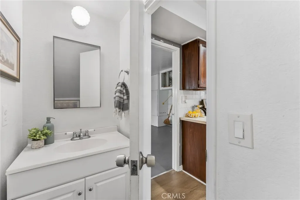 4865 Elm Avenue, Long Beach, California 90805 home-pic-15