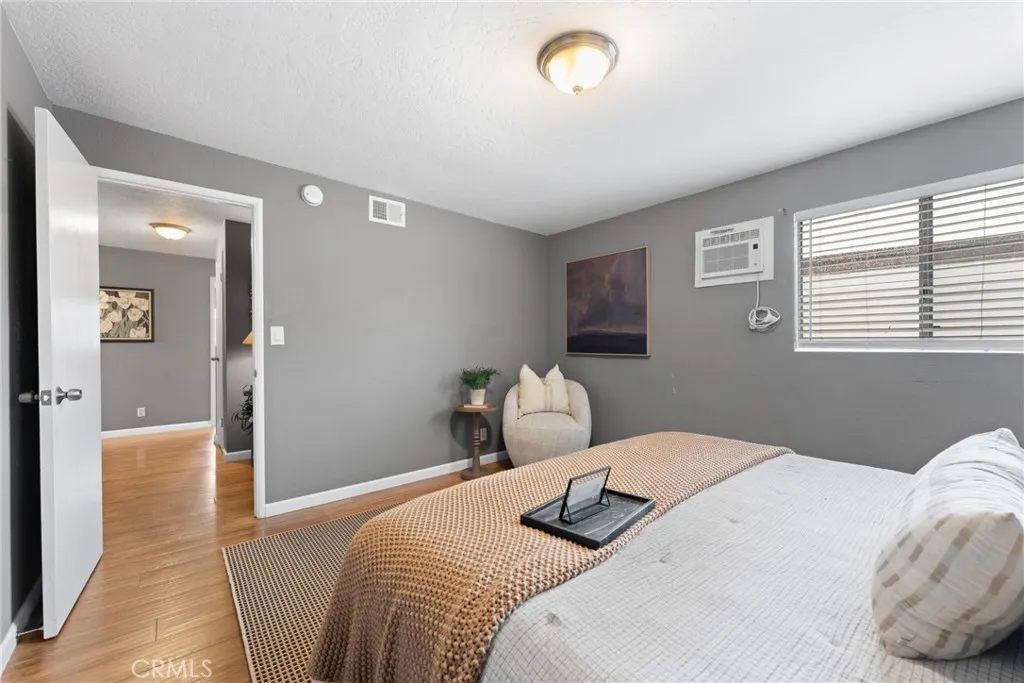 4865 Elm Avenue, Long Beach, California 90805 home-pic-17