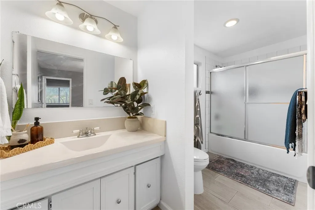 4865 Elm Avenue, Long Beach, California 90805 home-pic-24