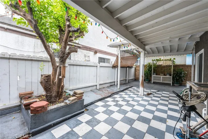 4865 Elm Avenue, Long Beach, California 90805