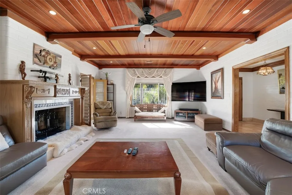 2205 N Catalina Street, Los Angeles, California 90027 home-pic-5