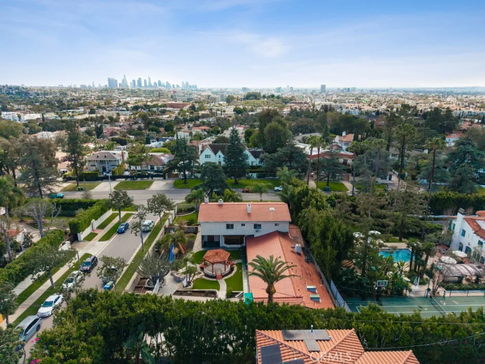 2205 N Catalina Street, Los Angeles, California 90027 home-pic-56