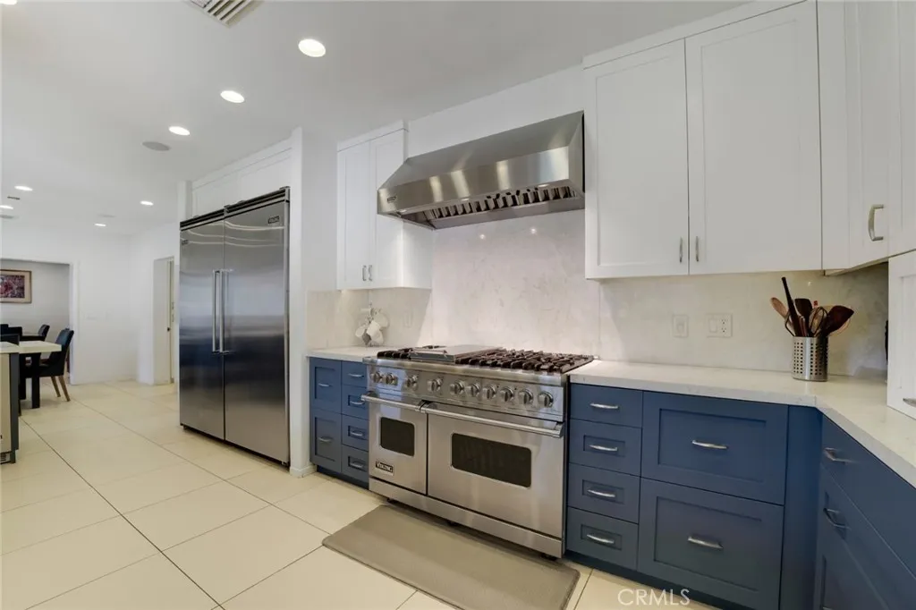 2205 N Catalina Street, Los Angeles, California 90027 home-pic-17