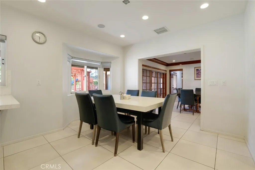 2205 N Catalina Street, Los Angeles, California 90027 home-pic-14