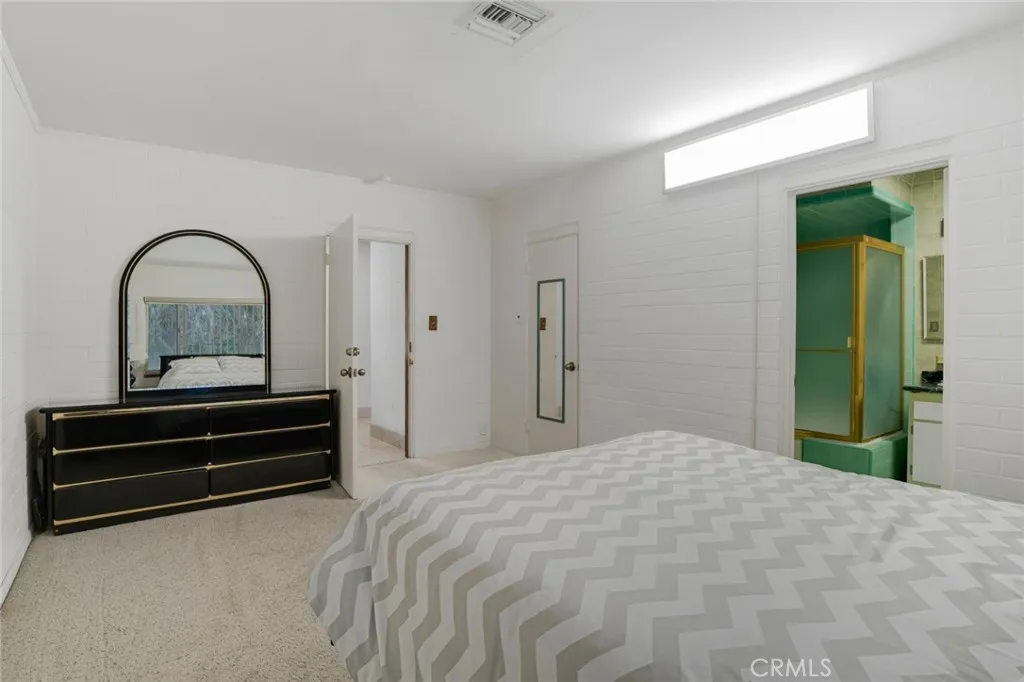 2205 N Catalina Street, Los Angeles, California 90027 home-pic-8