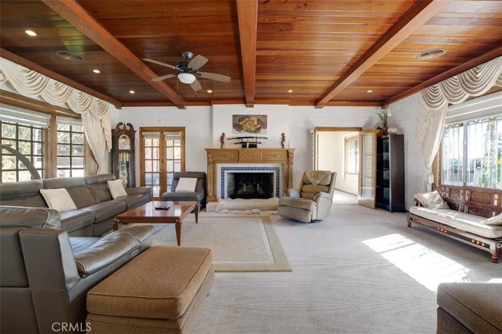 2205 N Catalina Street, Los Angeles, California 90027 home-pic-6