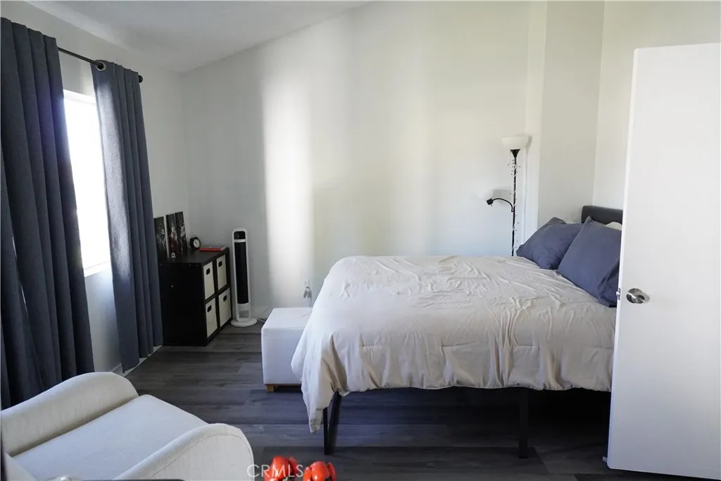 Main bedroom with Vaulted Ceiling