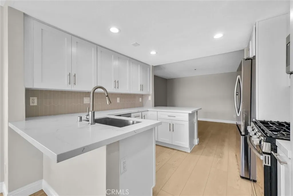 220 Nice 110, Newport Beach, California 92663 home-pic-6