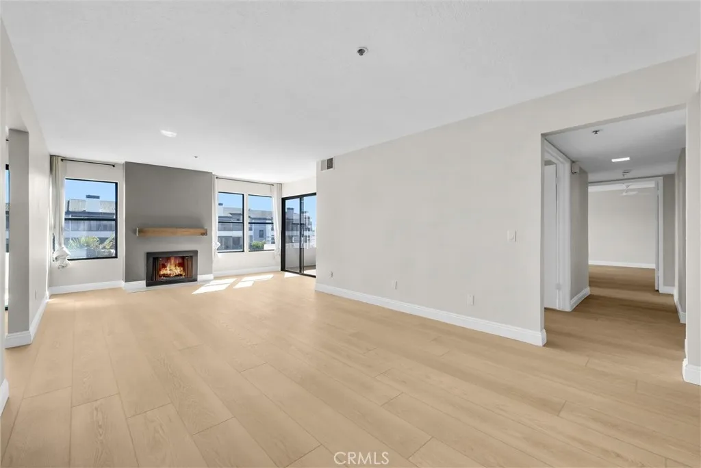 220 Nice 110, Newport Beach, California 92663 home-pic-4