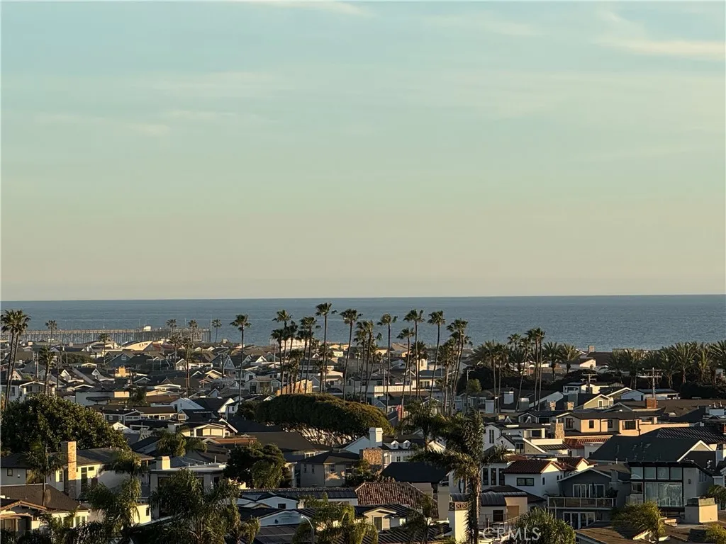 220 Nice 110, Newport Beach, California 92663 home-pic-1