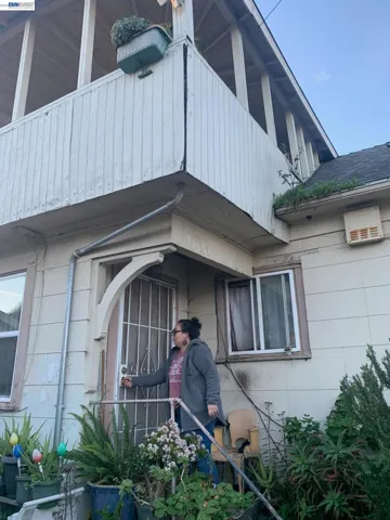 2ND UNIT - 1BED/1BATH