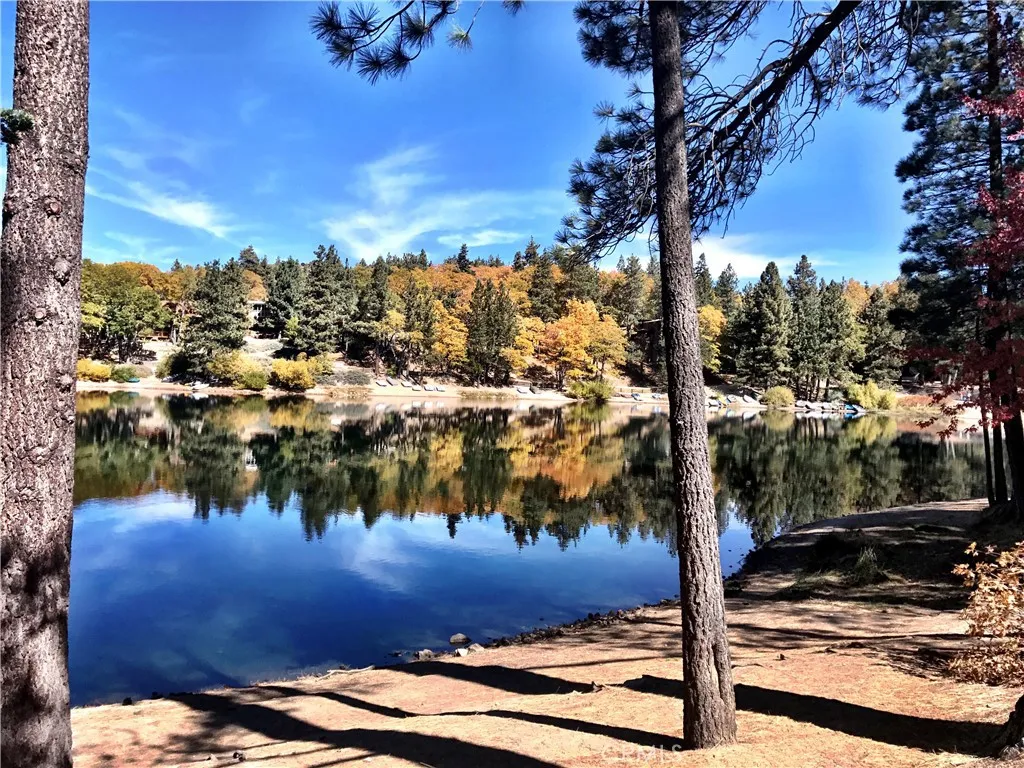 Short Drive To The Lake!