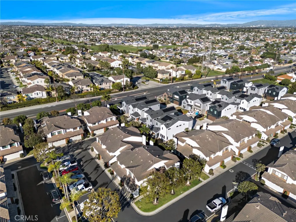 18044 Courreges Court, Fountain Valley, California 92708 home-pic-28