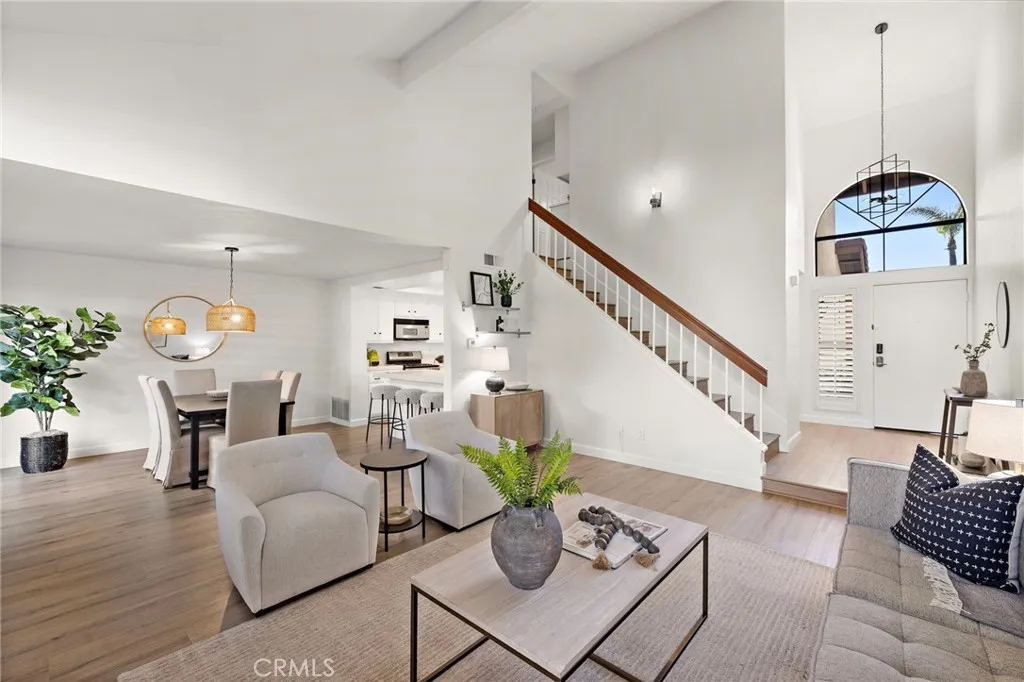 18044 Courreges Court, Fountain Valley, California 92708 home-pic-7