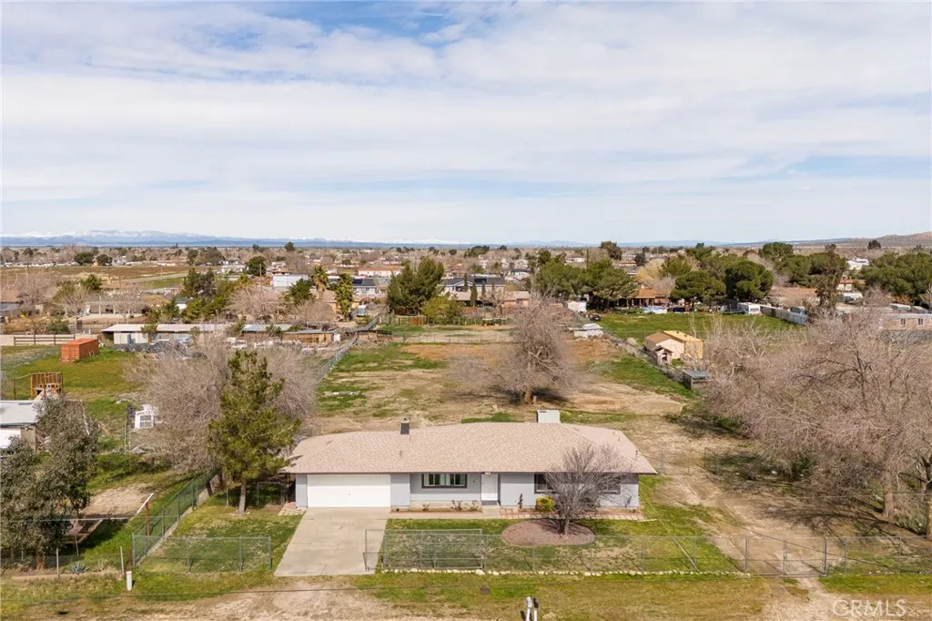 10041 E Avenue R6 Avenue, Littlerock, California 93543 home-pic-1
