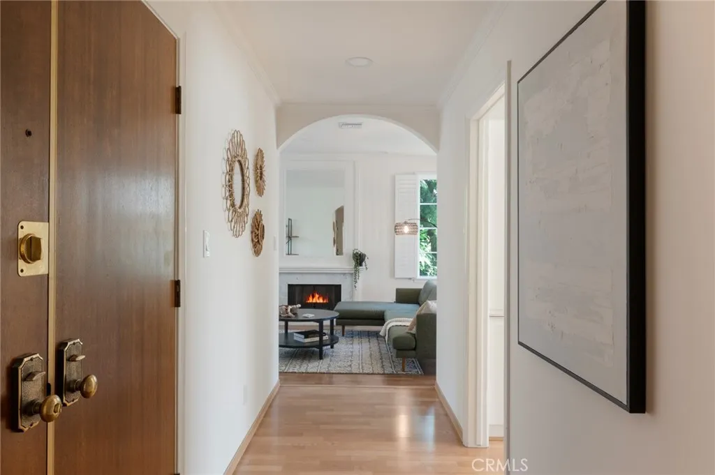 1406 Camden, Los Angeles, California 90025 home-pic-3