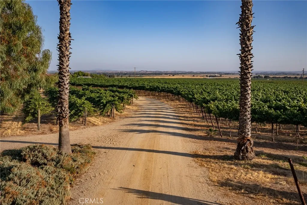 7010 Wilderness Lane, Paso Robles, California 93446 home-pic-65