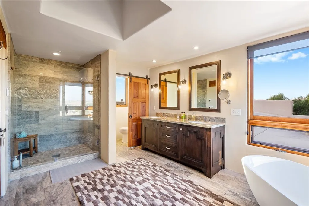 7010 Wilderness Lane, Paso Robles, California 93446 home-pic-22