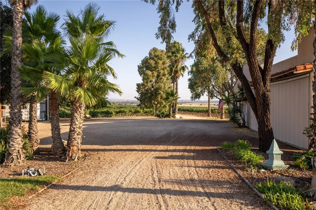 7010 Wilderness Lane, Paso Robles, California 93446 home-pic-52