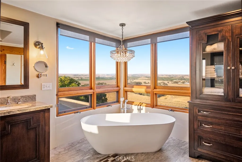 7010 Wilderness Lane, Paso Robles, California 93446 home-pic-23