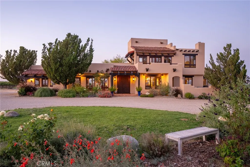 7010 Wilderness Lane, Paso Robles, California 93446 home-pic-1