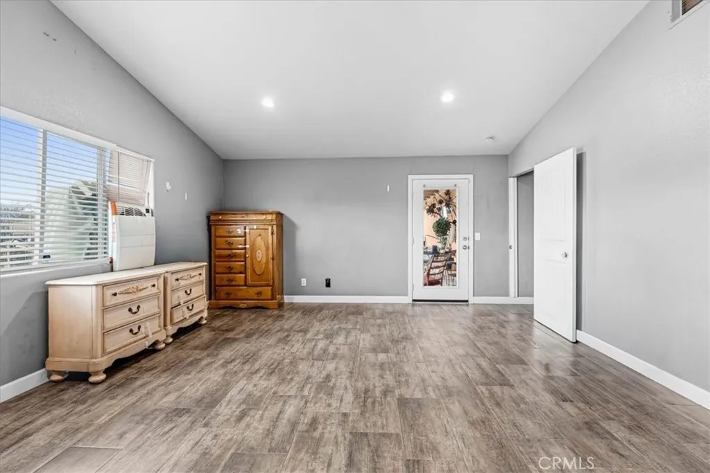 19251 Vine Street, Hesperia, California 92345 home-pic-26